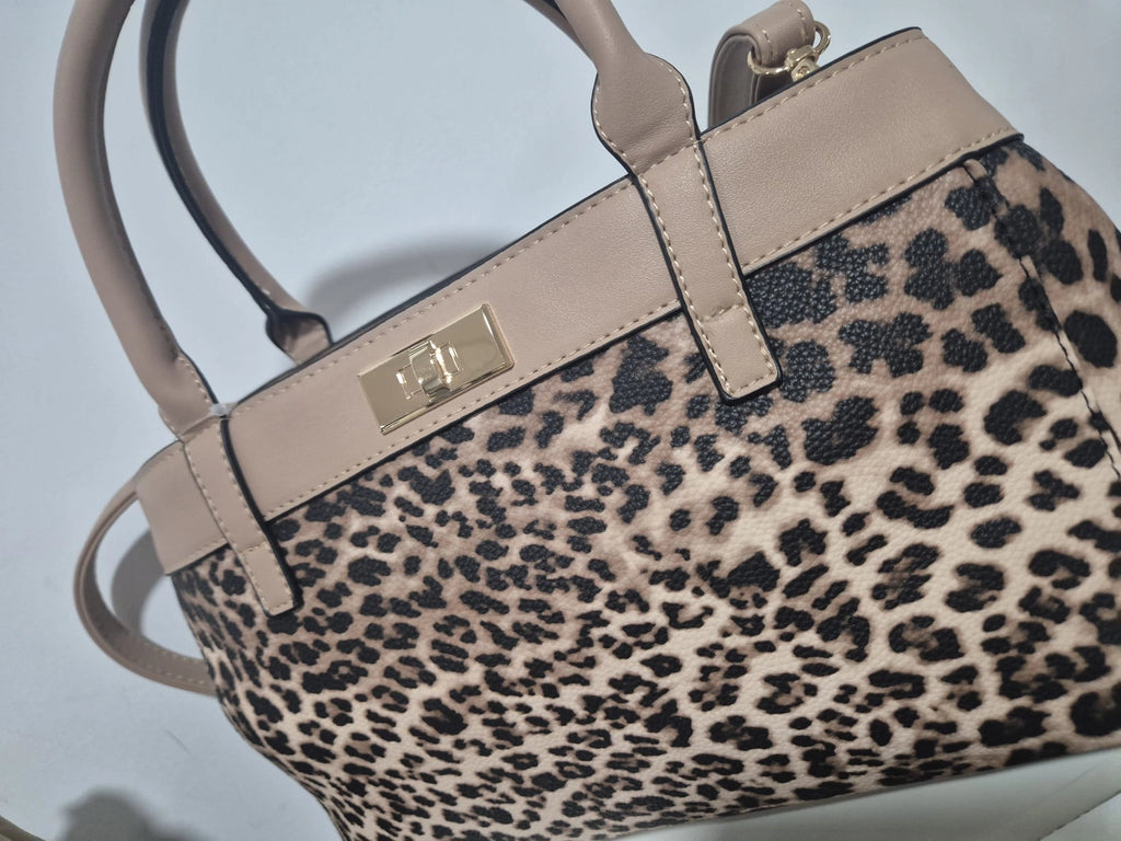 Handtas met Luipaardprint en Schouderriem.