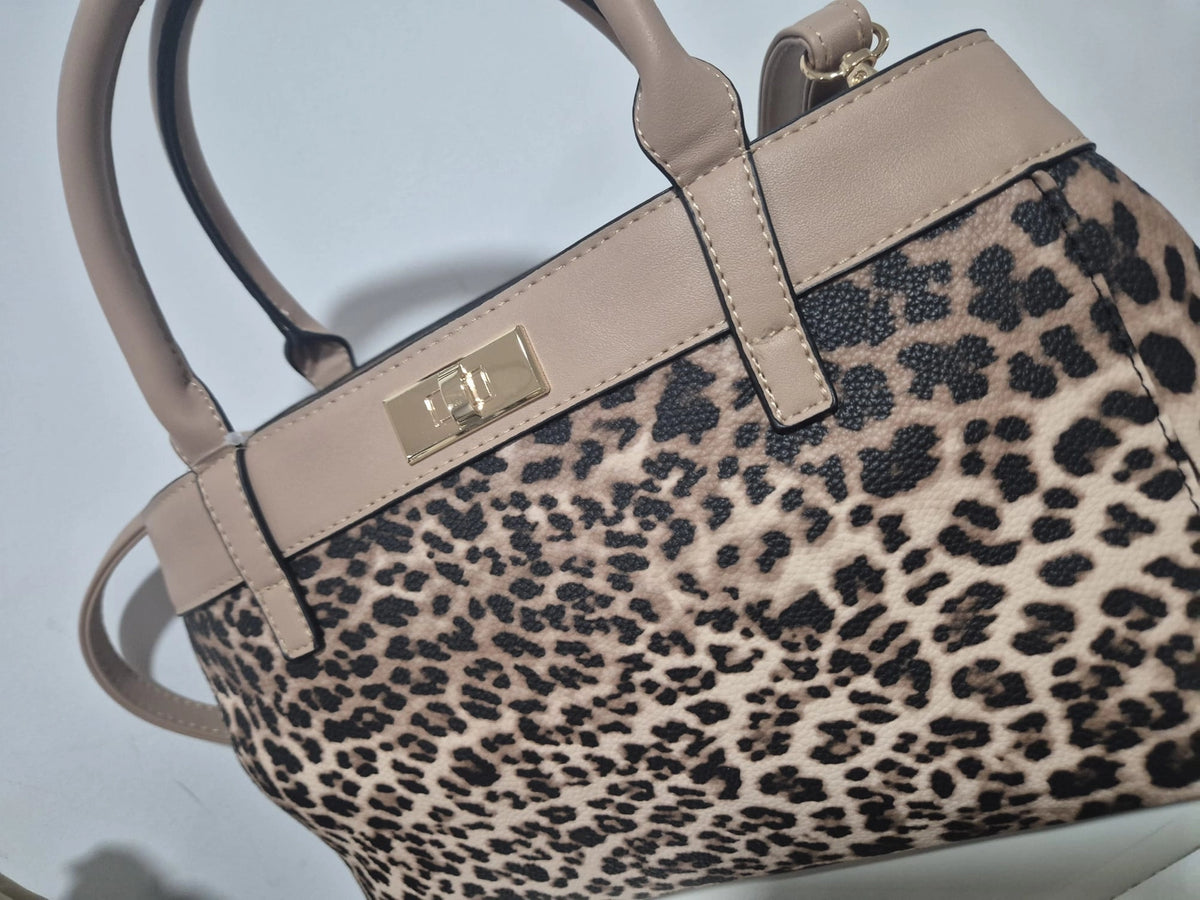 Handtas met Luipaardprint en Schouderriem.
