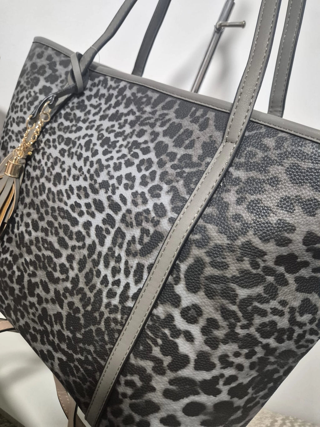 Ruime Shopper Met Luipaardprint.
